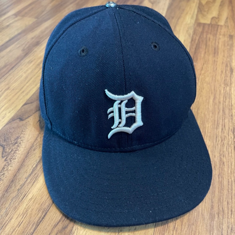 New Era Detroit Tigers 59FIFTY MLB Fitted Hat 7 3/8 Navy Blue On-Field Cap